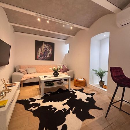 Hugo Old Town Appartement Belgrado Buitenkant foto