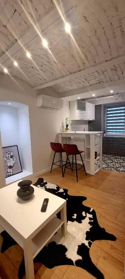 Hugo Old Town Appartement Belgrado Buitenkant foto